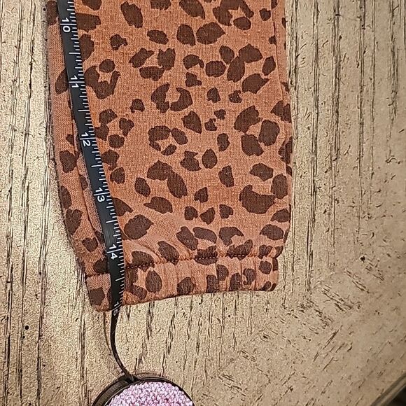 Leopard sweatpant joggers size 4 - Picture 8 of 12